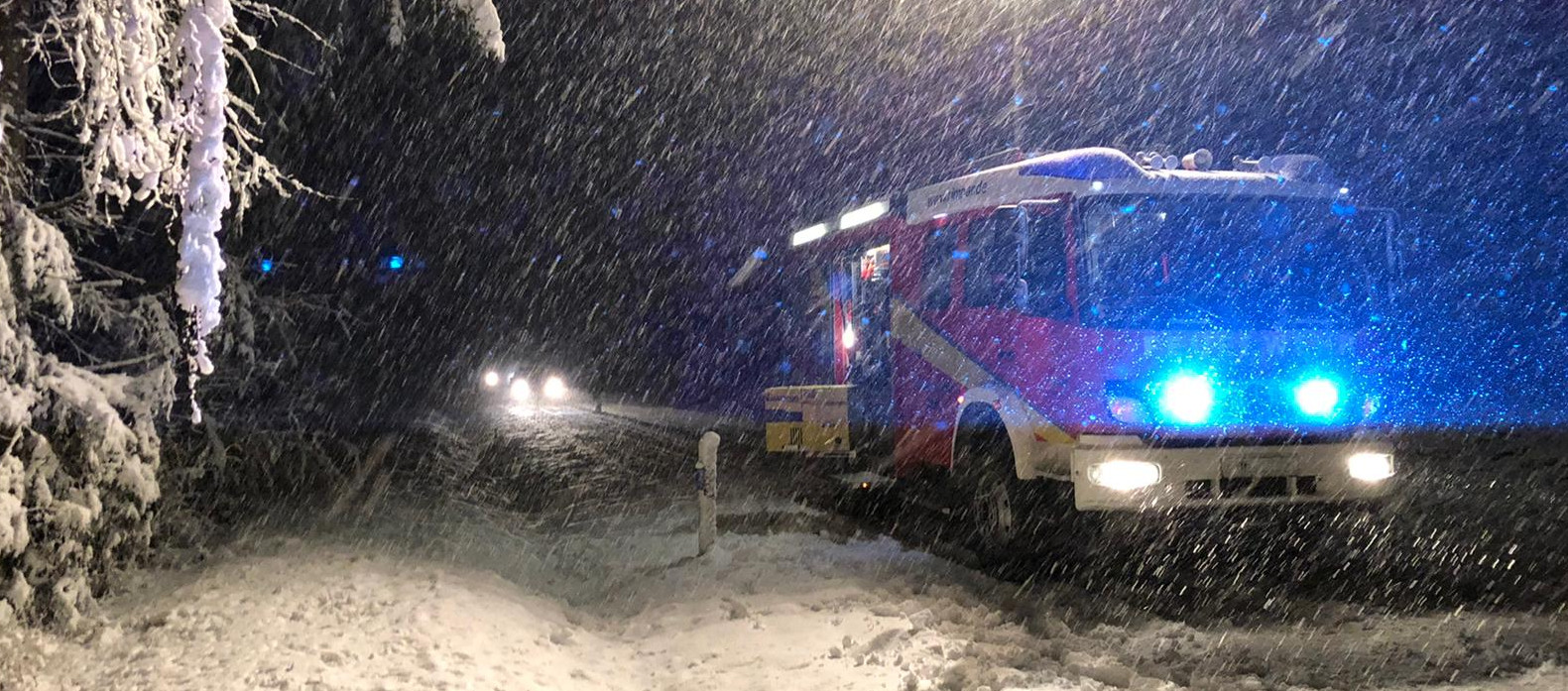 Einsatz mit HLF im Schnee